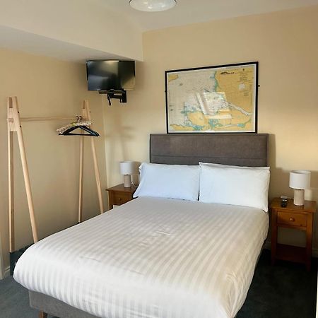Oliver'S Seafood Bar, Bed & Breakfast Cleggan Экстерьер фото