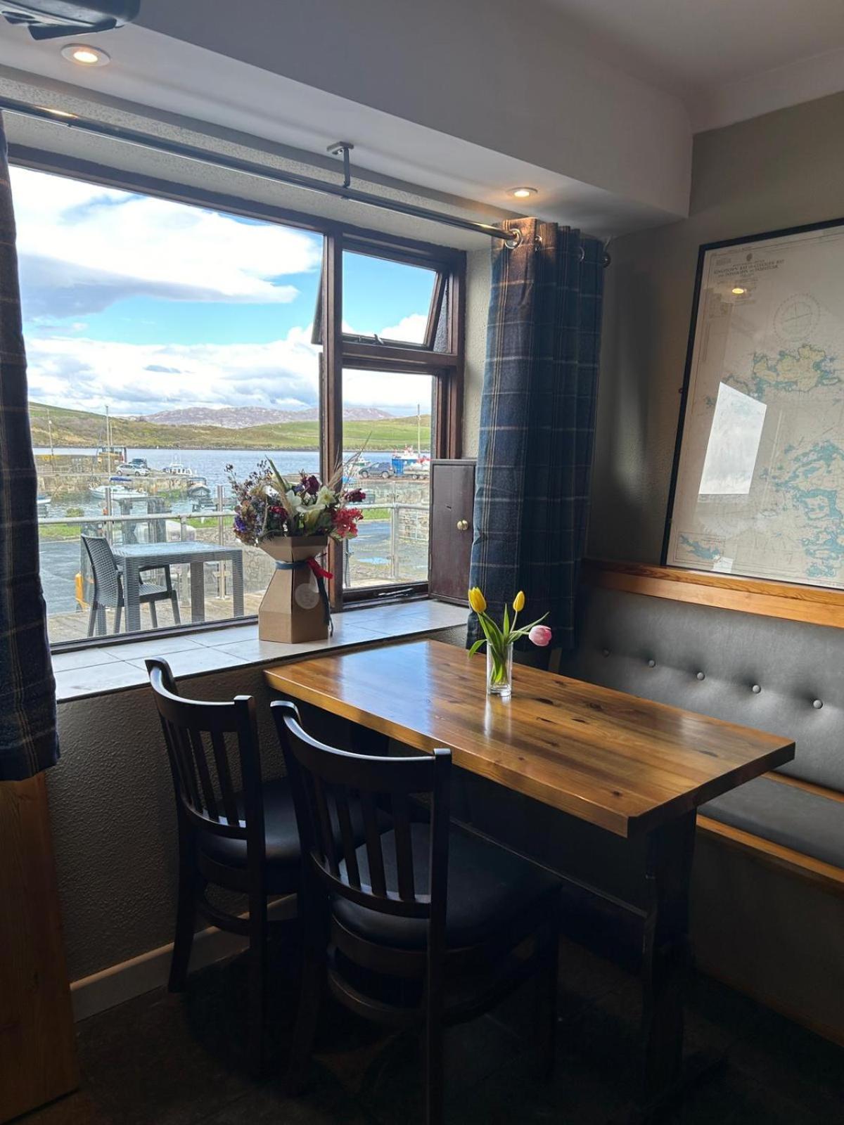 Oliver'S Seafood Bar, Bed & Breakfast Cleggan Экстерьер фото