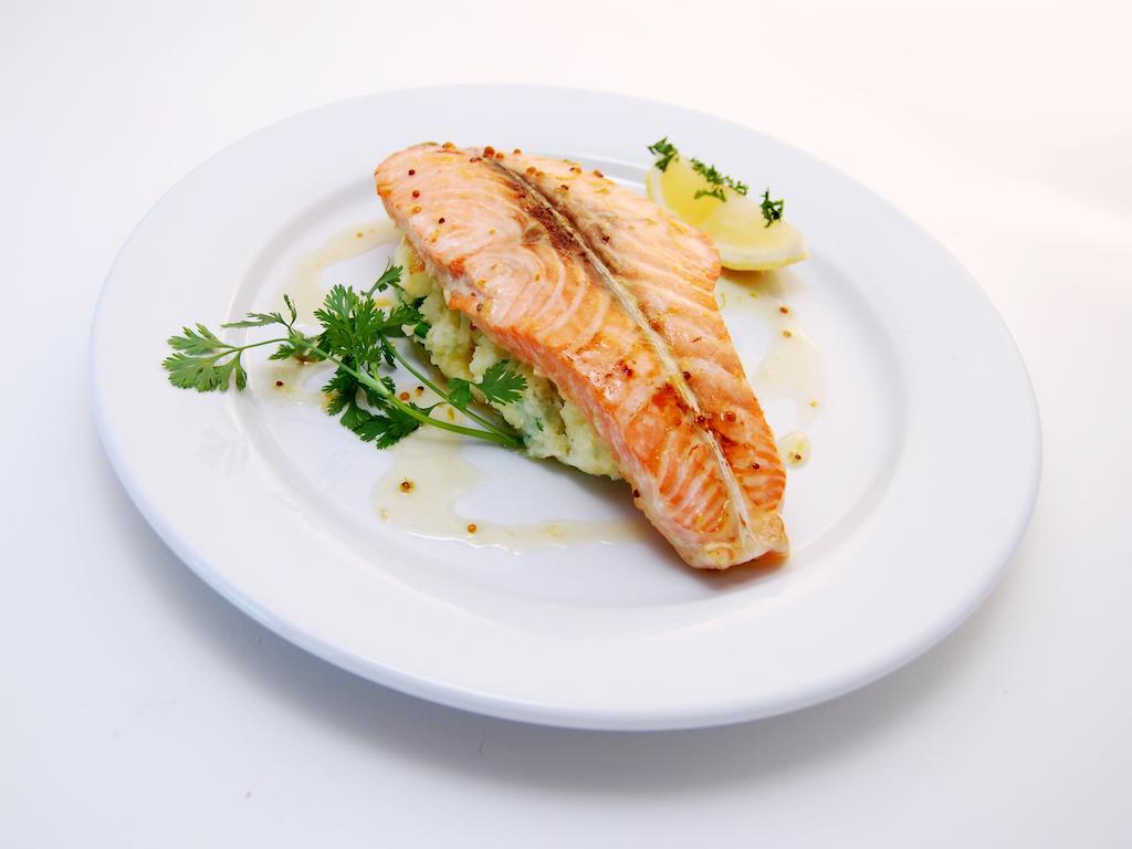 Oliver'S Seafood Bar, Bed & Breakfast Cleggan Экстерьер фото